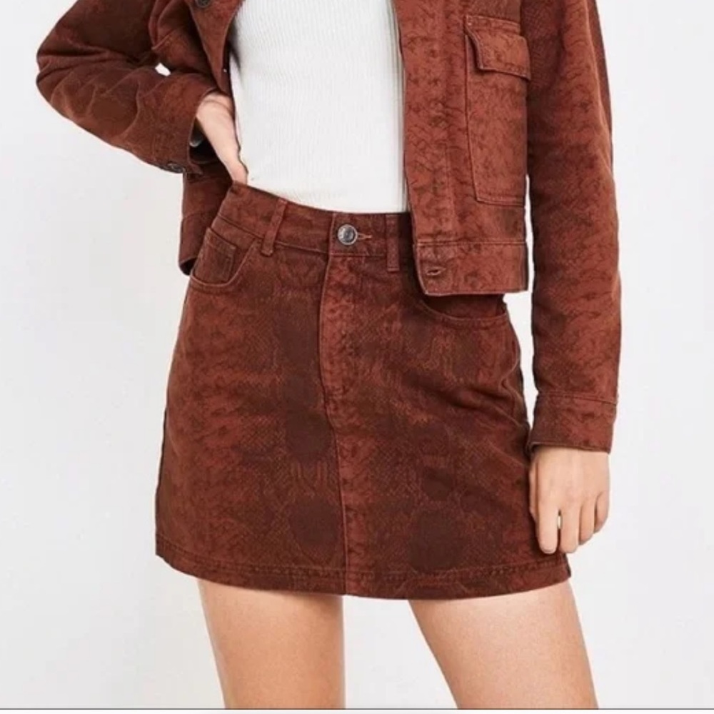 BDG Urban Outfitters Women’s XS Burnt Orange Denim Snakeskin Mini Skirt.